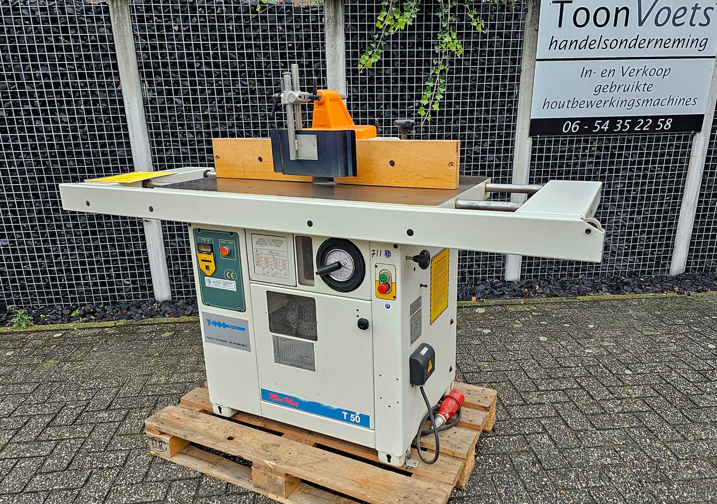 Freesmachine SCM met pannelendrager