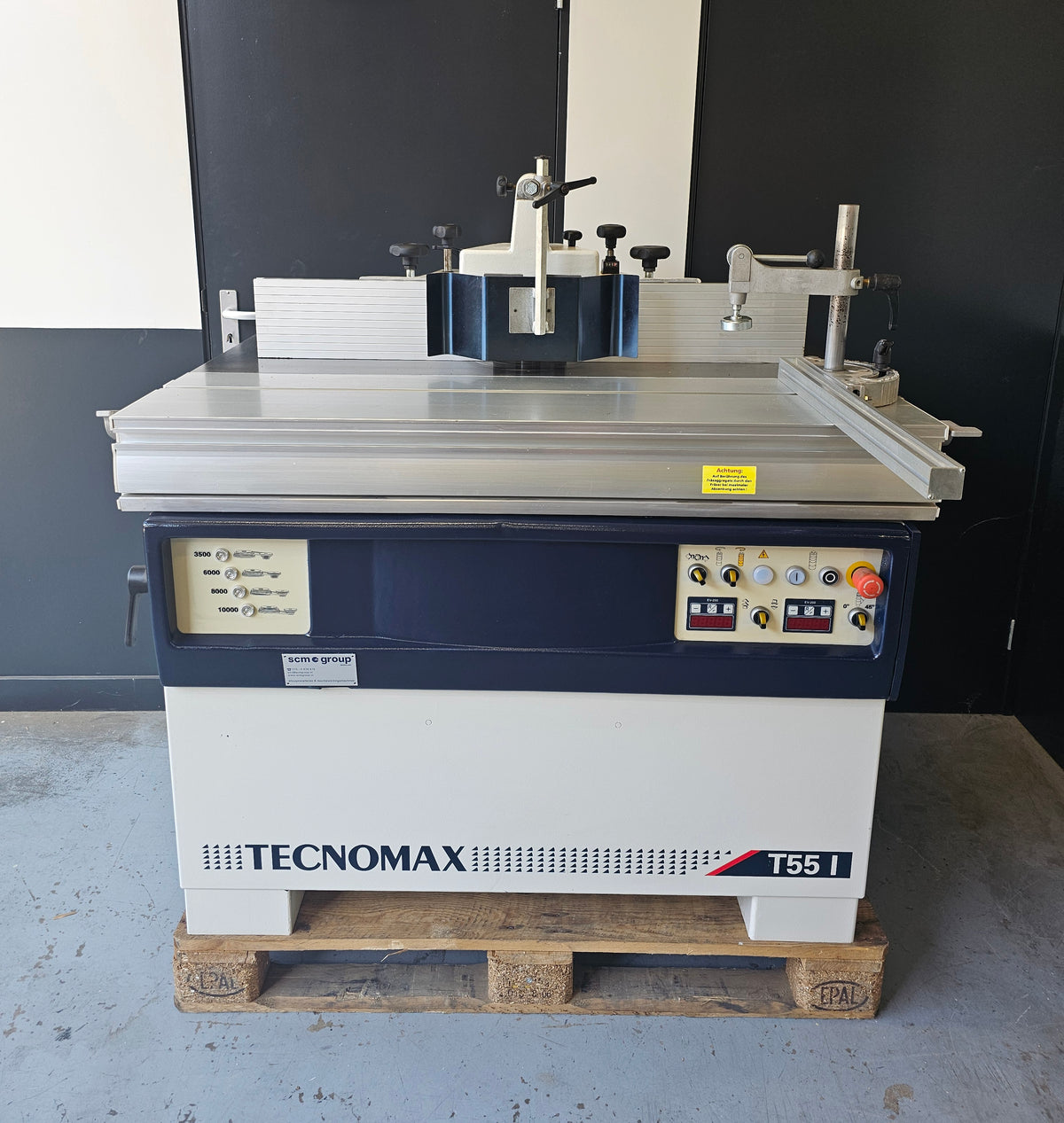 Freesmachine met pennentafel en Schuininstelbaar