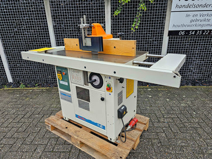 Freesmachine SCM met pannelendrager