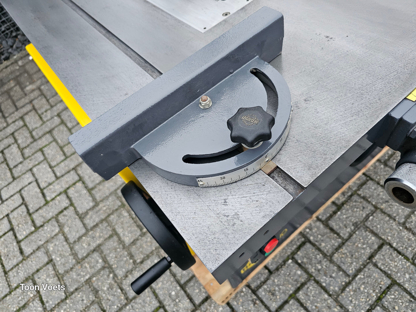 Harwi Cirkelzaag Type 130 met motorrem