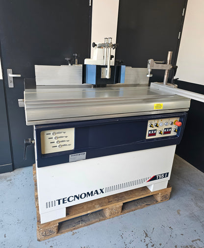 Freesmachine met pennentafel en Schuininstelbaar