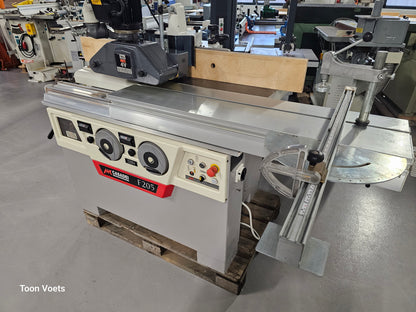 Freesmachine Casadei met aanvoerapparraat en Roltafel